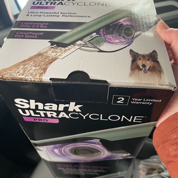 NWT Shark ULTRACYCLONE Pro Vacuum - Picture 6 of 8